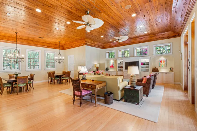 $24,000,000 | 398 South Beach Road, Jupiter Island, FL 33455