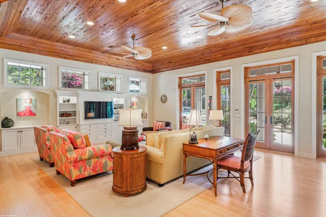 $24,000,000 | 398 South Beach Road, Jupiter Island, FL 33455