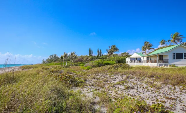 $24,000,000 | 398 South Beach Road, Jupiter Island, FL 33455
