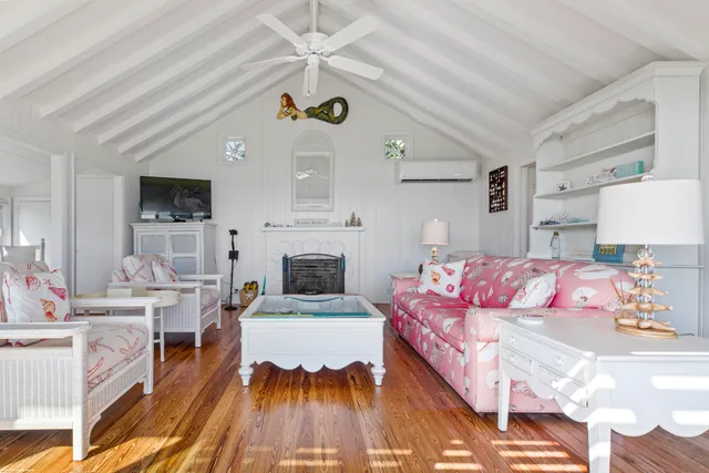 $24,000,000 | 398 South Beach Road, Jupiter Island, FL 33455