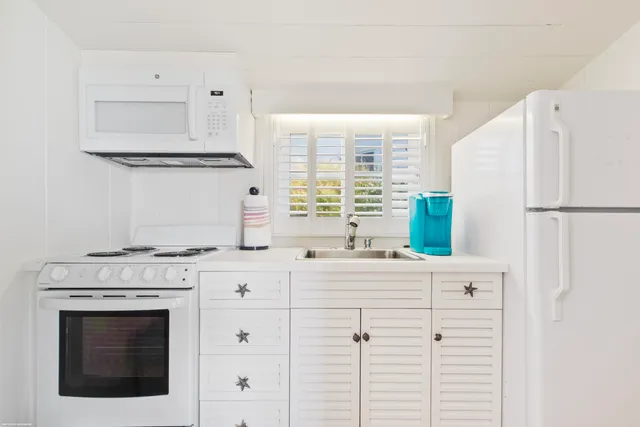 $24,000,000 | 398 South Beach Road, Jupiter Island, FL 33455