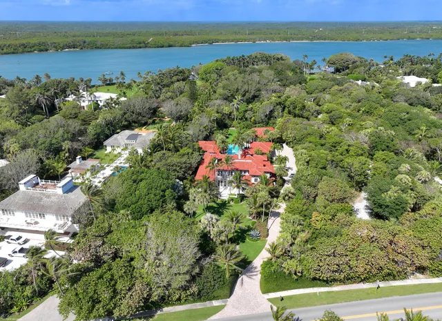 $24,000,000 | 398 South Beach Road, Jupiter Island, FL 33455