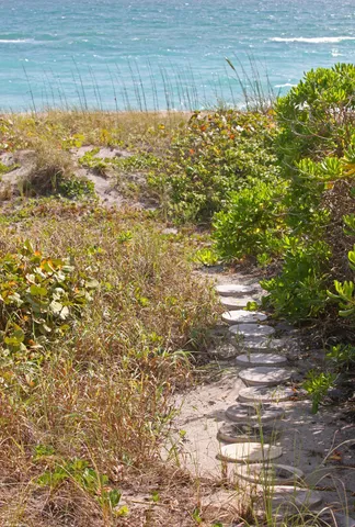 $24,000,000 | 398 South Beach Road, Jupiter Island, FL 33455