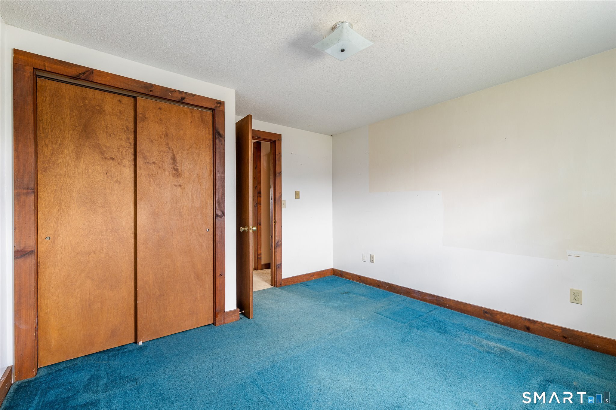 49 Bosworth Road Pomfret, CT 06259 - Photo 35 of 40 an empty room with a natural light