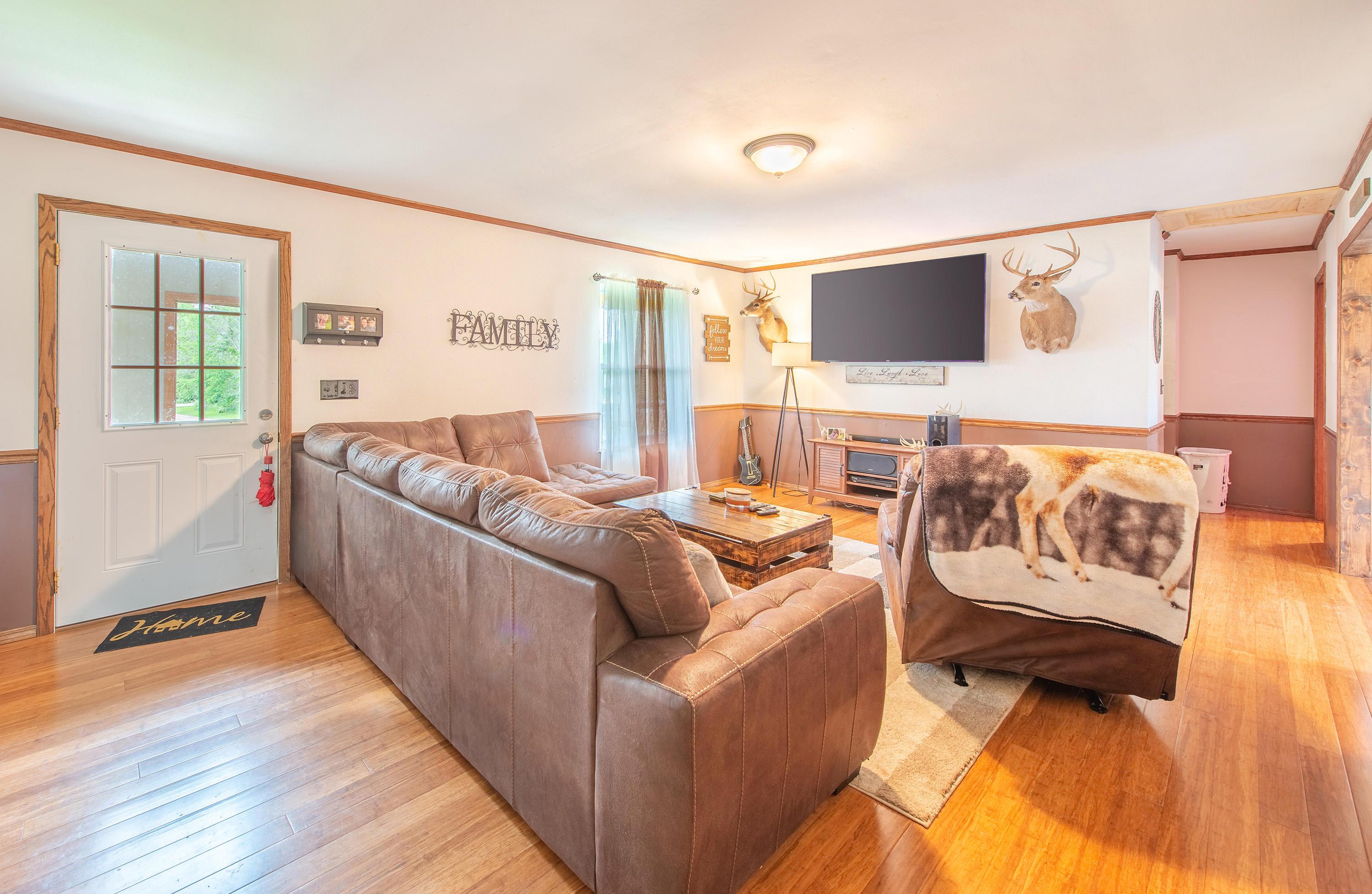 1820 Debolt Road Utica, OH 43080 - Photo 5 of 31
