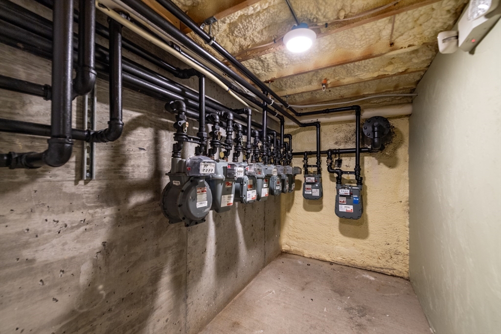 299 Dudley Street Boston, MA 02119 - Photo 15 of 18 a view of entryway