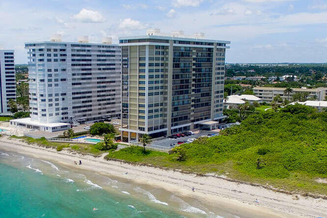 1180 South Ocean Boulevard, Unit 9E Boca Raton, FL 33432 - Photo 9 of 51 aerial9-051-019-666x444