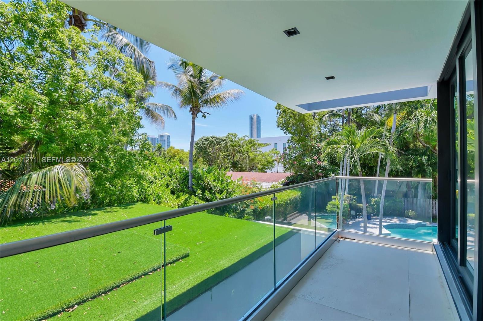 125 Southwest 29th Road Miami, FL 33129 - Photo 11 of 69