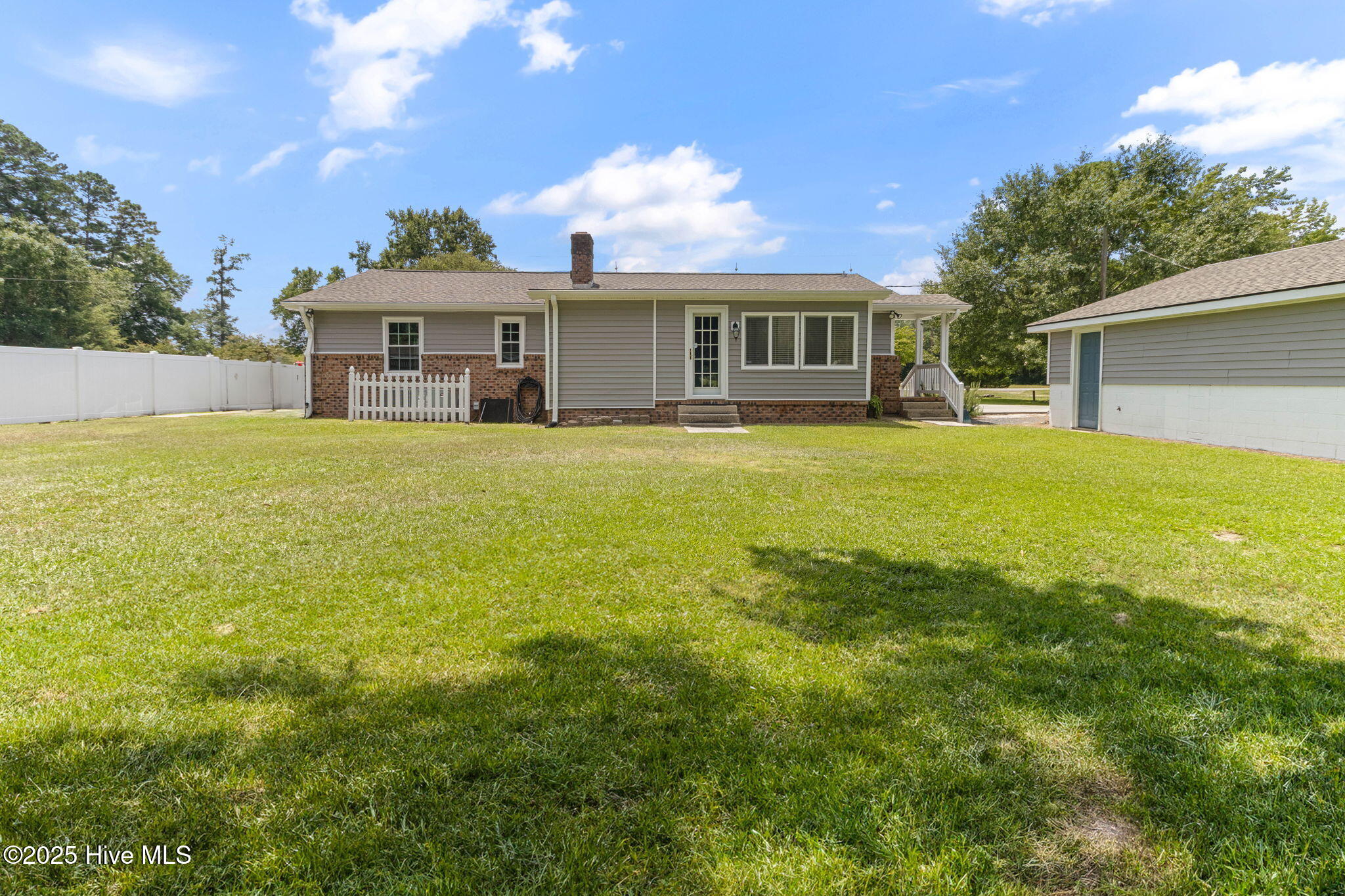 954 Hezekiah Road Pembroke, NC 28372 - Photo 27 of 32 25-web-or-mls-IMG_8644RE