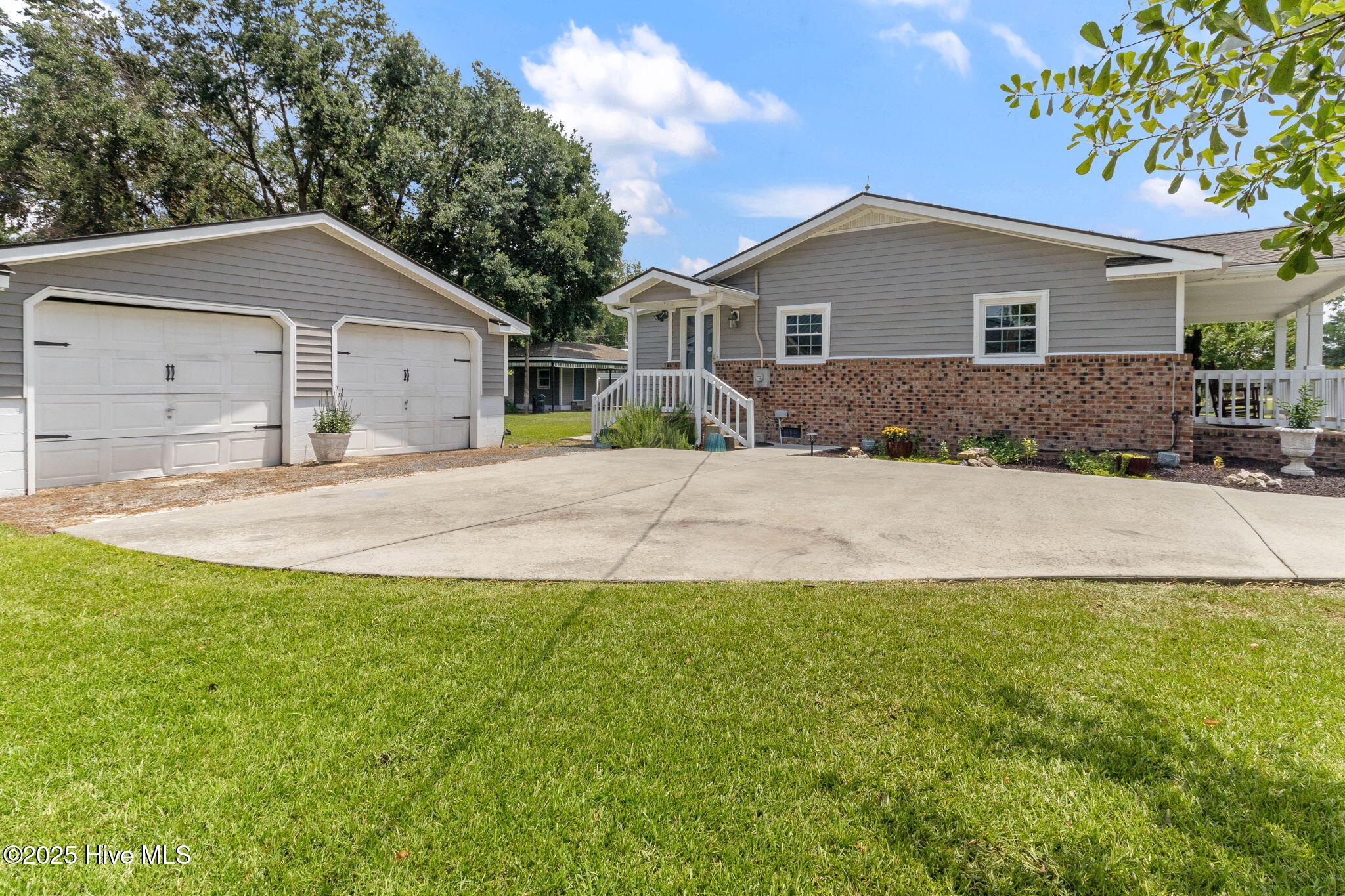 954 Hezekiah Road Pembroke, NC 28372 - Photo 5 of 32 5-web-or-mls-IMG_8635RE