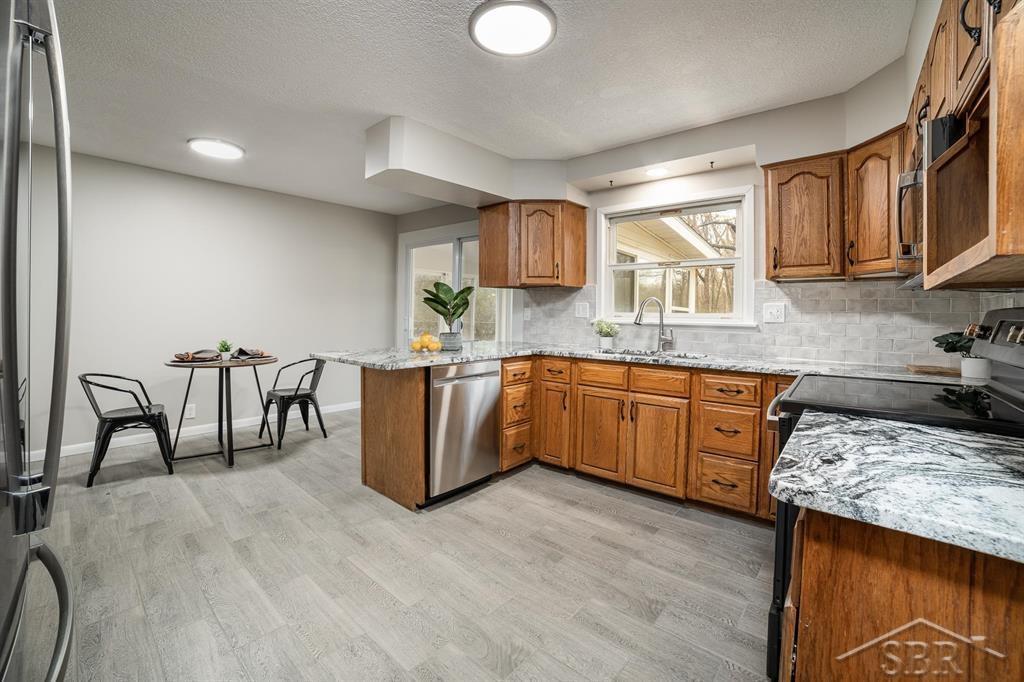 600 West Stewart Road Midland, MI 48640 - Photo 8 of 26 50106717-7.JPG