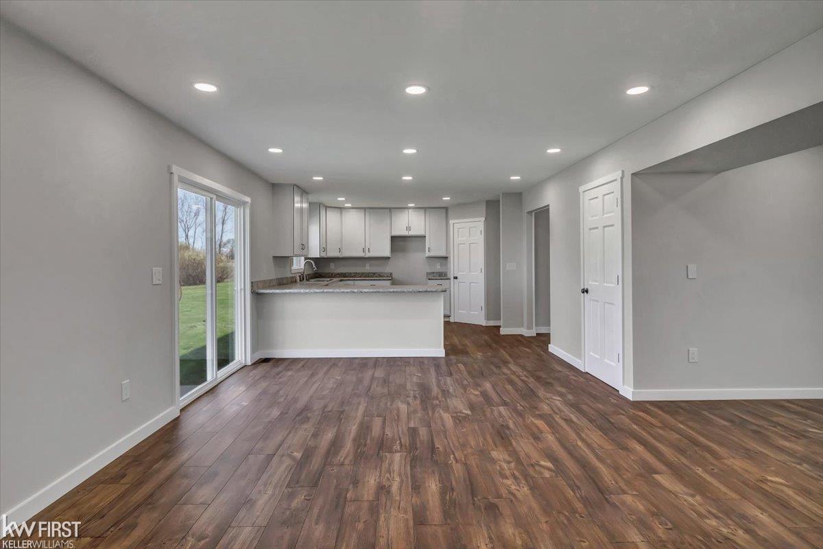7685 Maple Valley Road Brown City, MI 48416 - Photo 14 of 49 50174095-b9de2a4f-8256-4983-82ff-1ecd50a93738.JPG