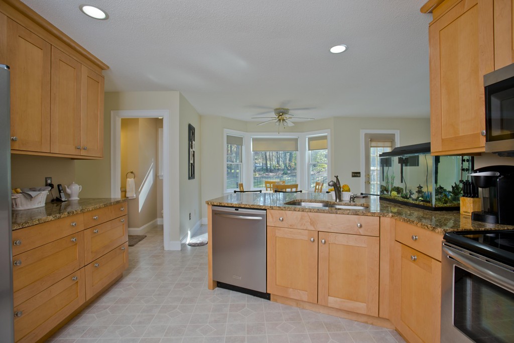 12 Ridgeview Terrace Southwick, MA 01077 - Photo 7 of 30 Gallery Image 7
