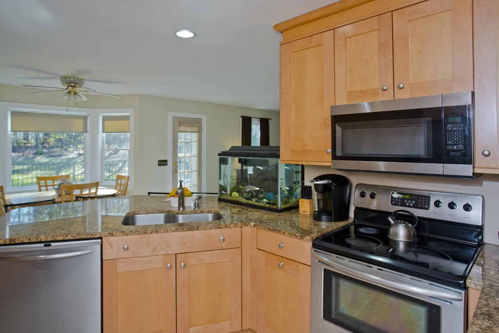 12 Ridgeview Terrace Southwick, MA 01077 - Photo 9 of 30 Gallery Image 9