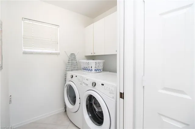 a view of washer and dryer in a room