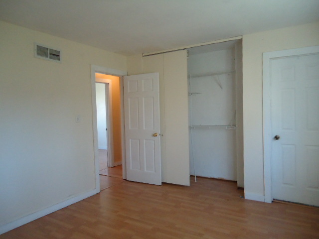 343 Gehrig Circle Bolingbrook, IL 60440 - Photo 10 of 16 a view of an empty room
