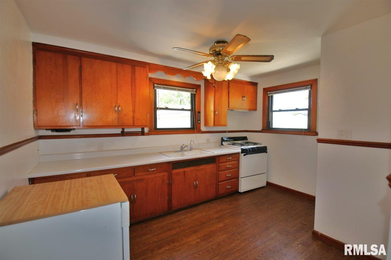 1421 Tennell Road Pekin, IL 61554 - Photo 11 of 32 Gallery Image 11