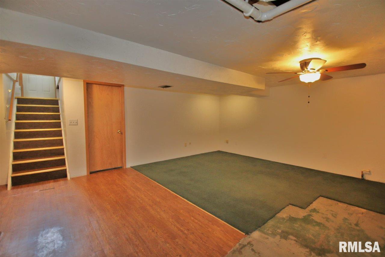 1421 Tennell Road Pekin, IL 61554 - Photo 20 of 32 Gallery Image 20