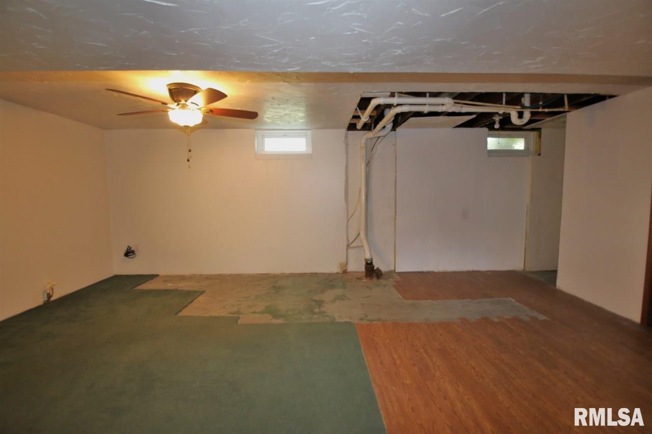1421 Tennell Road Pekin, IL 61554 - Photo 21 of 32 Gallery Image 21