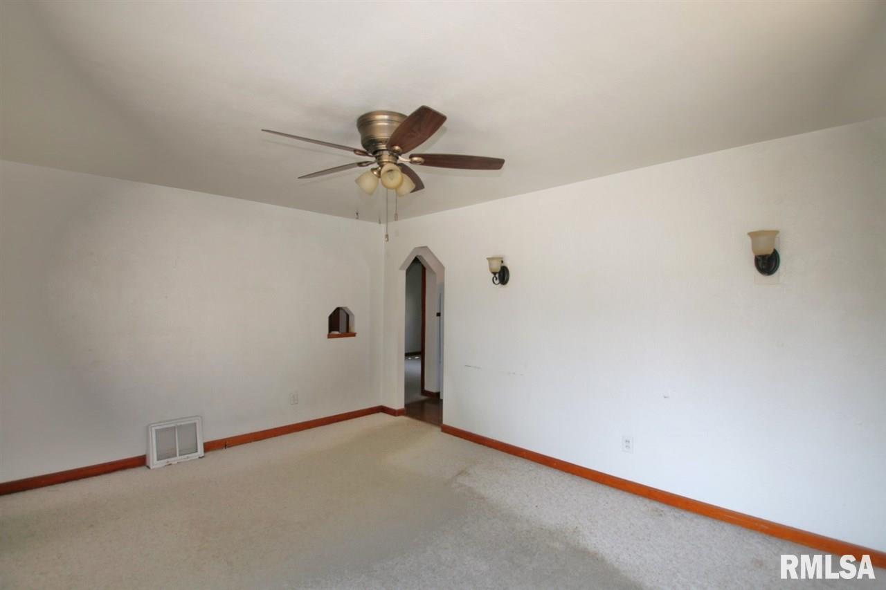 1421 Tennell Road Pekin, IL 61554 - Photo 5 of 32 Gallery Image 5