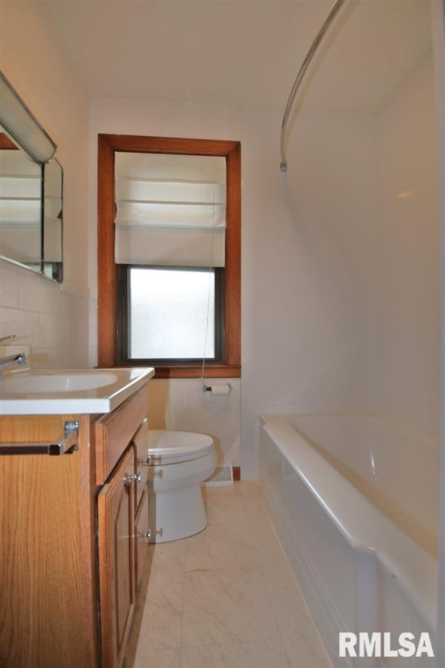 1421 Tennell Road Pekin, IL 61554 - Photo 7 of 32 Gallery Image 7