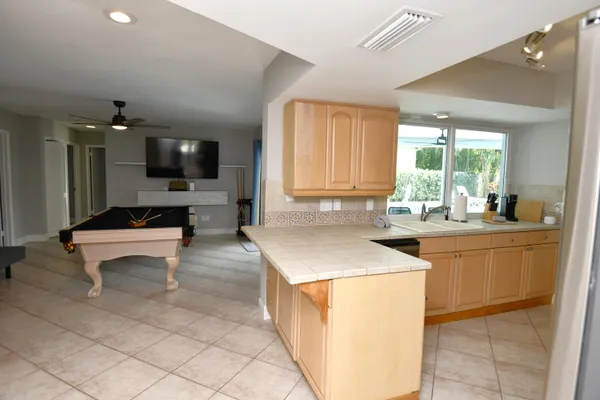 $10,000 | 336 Tacoma Lane, West Palm Beach, FL 33404