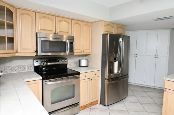 $10,000 | 336 Tacoma Lane, West Palm Beach, FL 33404