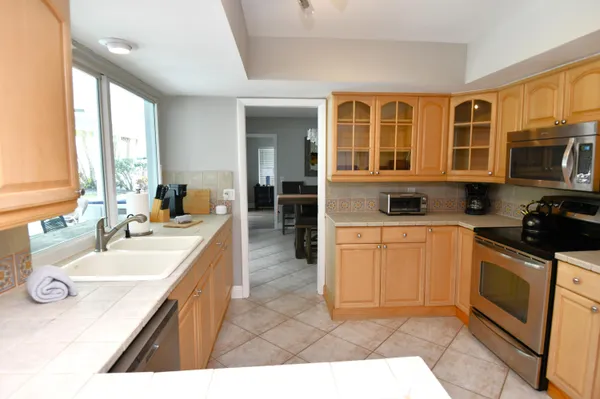 $10,000 | 336 Tacoma Lane, West Palm Beach, FL 33404