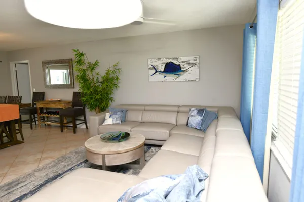 $10,000 | 336 Tacoma Lane, West Palm Beach, FL 33404