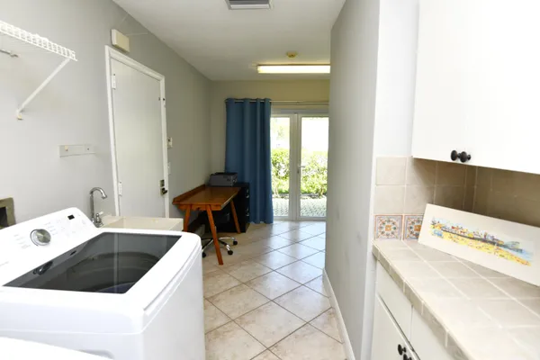 $10,000 | 336 Tacoma Lane, West Palm Beach, FL 33404