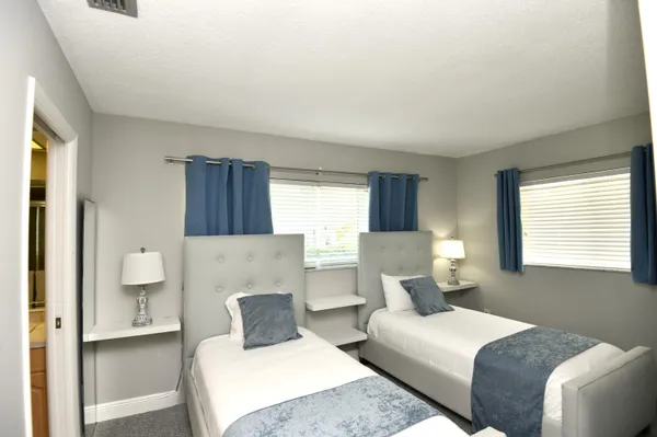 $10,000 | 336 Tacoma Lane, West Palm Beach, FL 33404