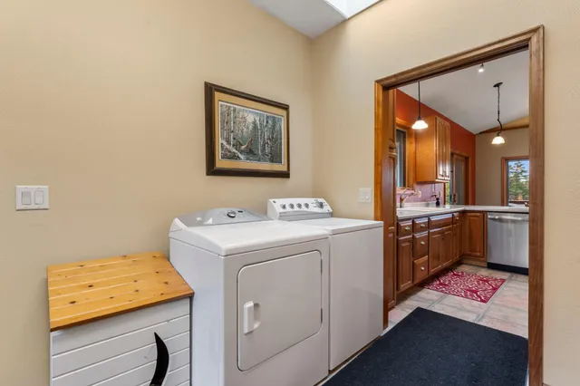 $599,999 | 2526 7 1/4 Street, Cumberland, WI 54829