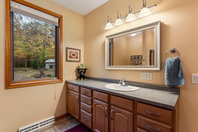 $599,999 | 2526 7 1/4 Street, Cumberland, WI 54829