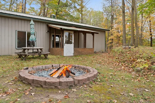 $599,999 | 2526 7 1/4 Street, Cumberland, WI 54829