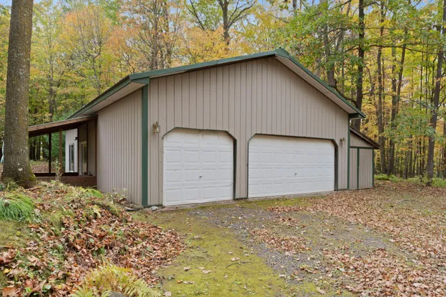 $599,999 | 2526 7 1/4 Street, Cumberland, WI 54829