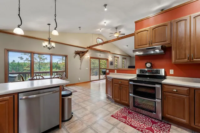 $599,999 | 2526 7 1/4 Street, Cumberland, WI 54829