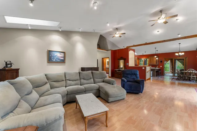 $599,999 | 2526 7 1/4 Street, Cumberland, WI 54829