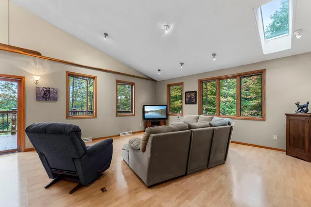 $599,999 | 2526 7 1/4 Street, Cumberland, WI 54829