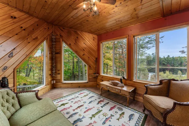 $599,999 | 2526 7 1/4 Street, Cumberland, WI 54829