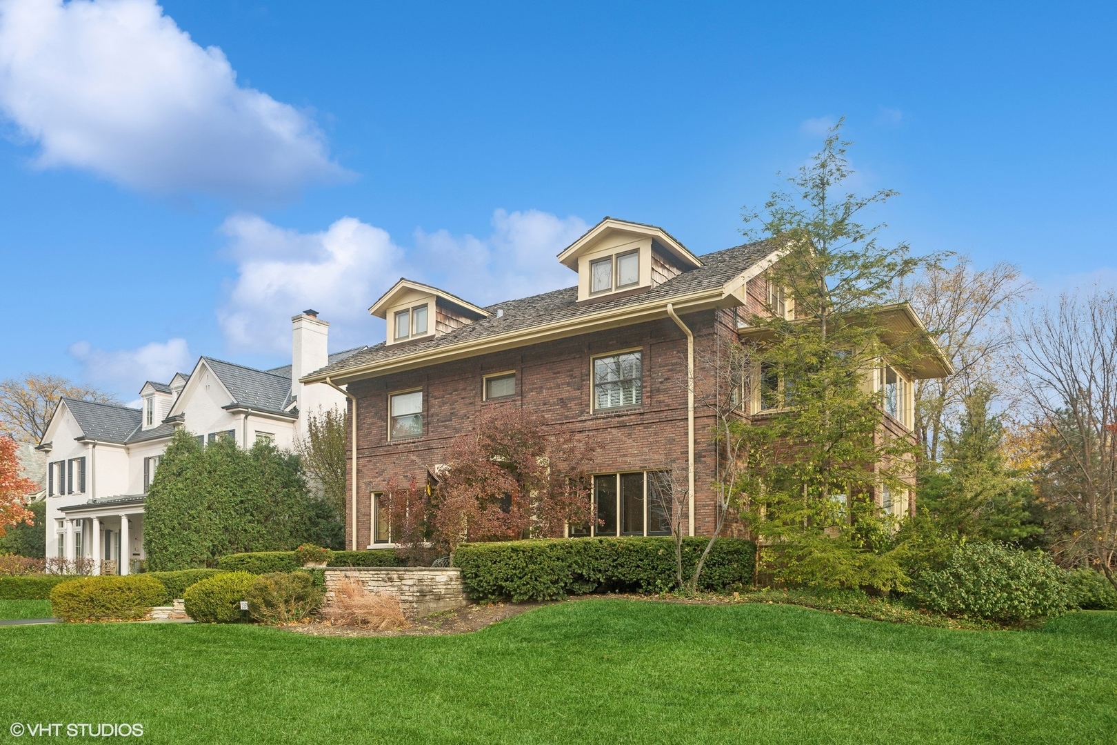 235 Leicester Road Kenilworth, IL 60043 - Photo 3 of 36