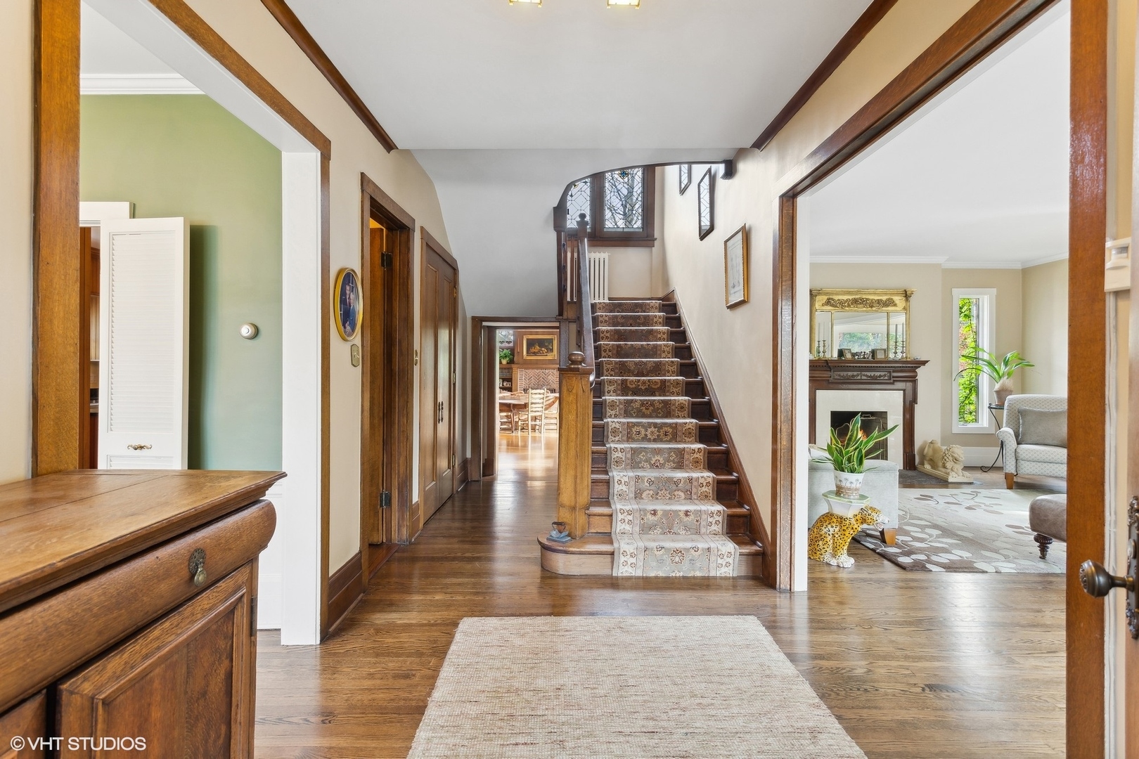 235 Leicester Road Kenilworth, IL 60043 - Photo 8 of 36