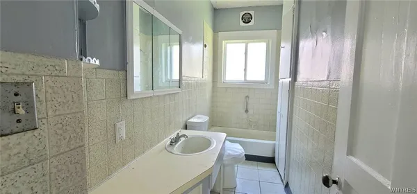 $199,000 | 317 Portage Road, Niagara Falls, NY 14303