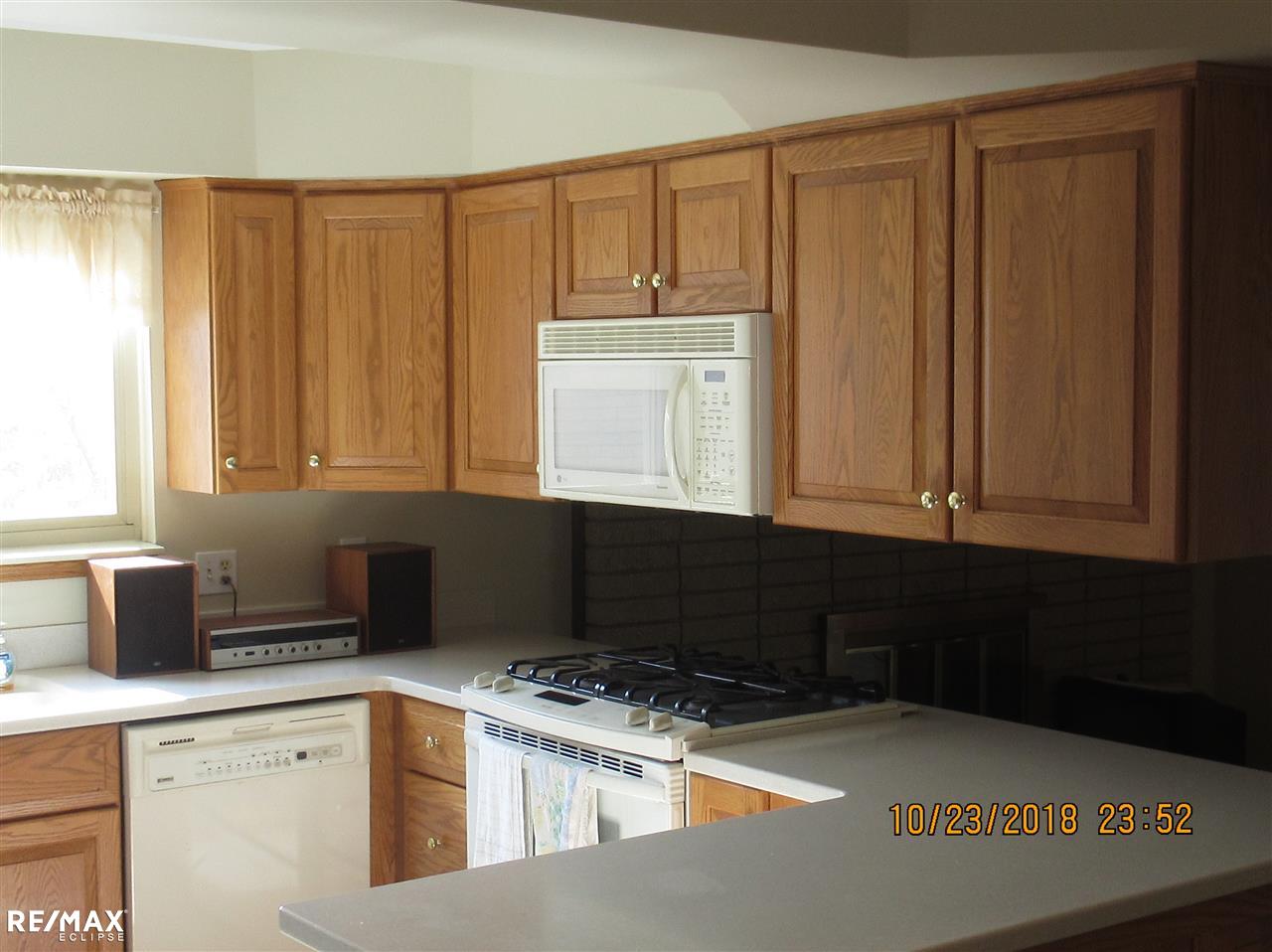 31089 Richert Street Fraser, MI 48026 - Photo 9 of 26 31370662-8.JPG