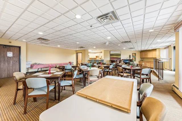 $134,900 | 6500 Woodlake Drive, Unit 105, Richfield, MN 55423