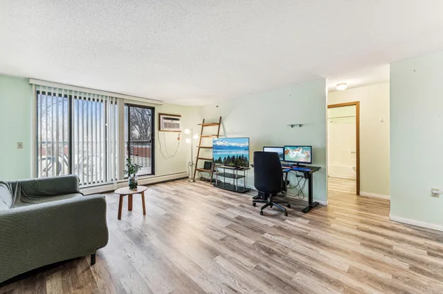 $134,900 | 6500 Woodlake Drive, Unit 105, Richfield, MN 55423