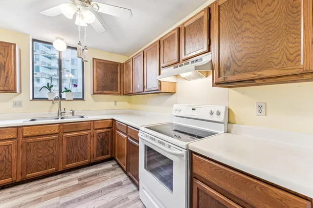 $134,900 | 6500 Woodlake Drive, Unit 105, Richfield, MN 55423