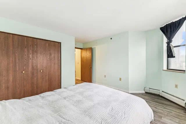 $134,900 | 6500 Woodlake Drive, Unit 105, Richfield, MN 55423