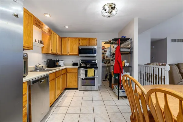 $289,950 | 361 East 12th Street, Tonganoxie, KS 66086