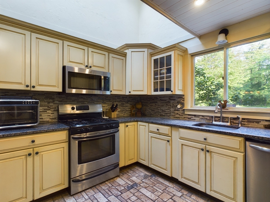 62 Winnetuxet Road Plympton, MA 02367 - Photo 13 of 32 Gallery Image 13