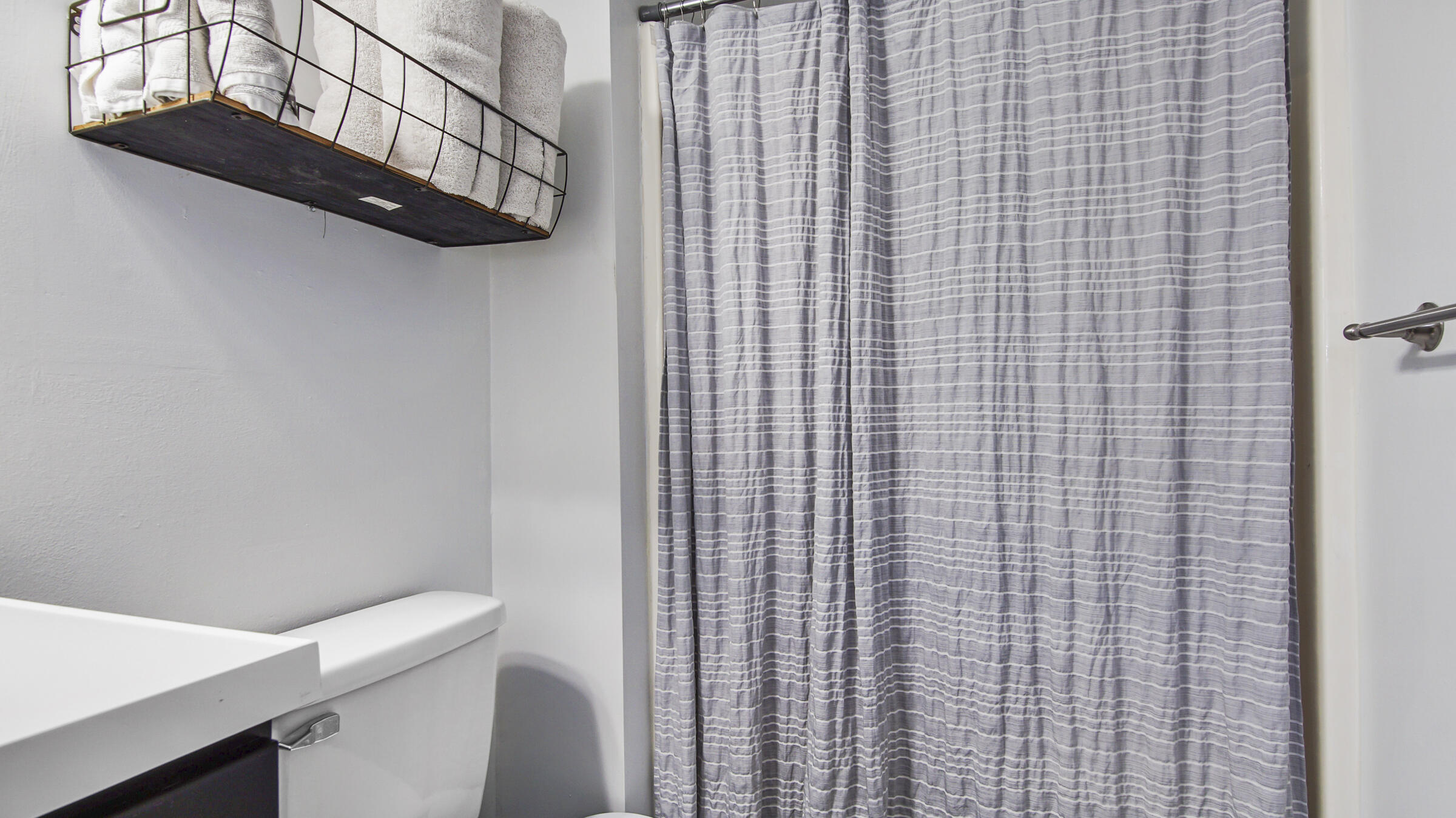 190 Plantation Way Santa Rosa Beach, FL 32459 - Photo 35 of 41 a bathroom with a shower